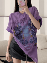 Kurzarm-T-Shirt mit verwaschenem Vintage-Schlangenmuster